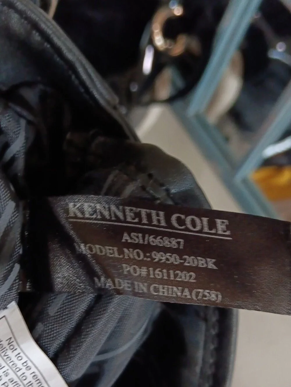 Kenneth Cole Reaction Black Faux Leather Messenger Laptop Bag Model 9950-20BK
